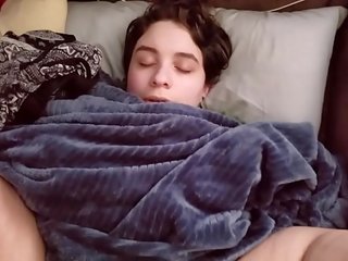 Sleepy PAWG gets her Pussy CREAM PIED 10 min after a long night&excl; &ast;All my FULL length videos are on XVIDEOS RED&ast;