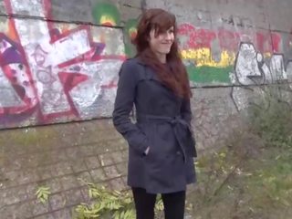 Hor brunet fucked daşda in cold weather by promising stranger