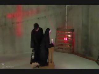 Plácnutí mníška klip